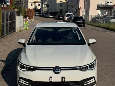 Second-hand VW Golf VIII 204 CP (150 kW) 2022 Alb Hatchback