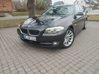 Gebraucht BMW 525 Sport Line 218 PS (160 kW) 2012 Grau Kombi