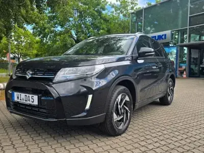 Używany Suzuki Vitara Comfort+ 110 KM (80 kW) 2025 Czarny SUV