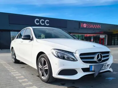 Gebraucht Mercedes C160 129 PS (94 kW) 2018 Weiß Coupé