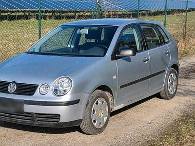 Gebraucht VW Polo 64 PS (47 kW) 2002 Silber Kleinwagen