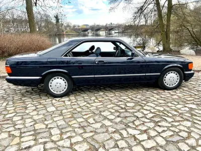 Używany Mercedes 560 242 KM (177 kW) 1986 Niebieski