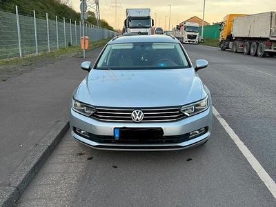 Usata VW Passat Trendline 150 CV (110 kW) 2015 Argento Station wagon