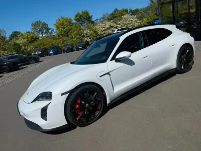 Usata Porsche Taycan Sport Turismo 439 kW (598 CV) 2022 Bianco Berlina