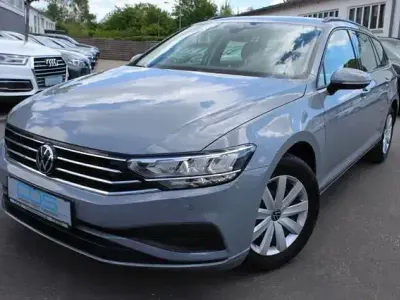 Gebraucht VW Passat Conceptline 150 PS (110 kW) 2022 Mondsteingrau Kombi