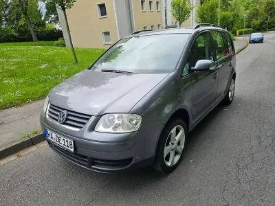 Gebraucht VW Touran Basis 105 PS (77 kW) 2005 Grau Van / Kleinbus