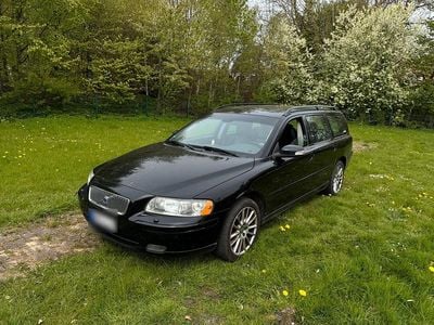 Second-hand Volvo V70 140 CP (102 kW) 2006 Negru Break