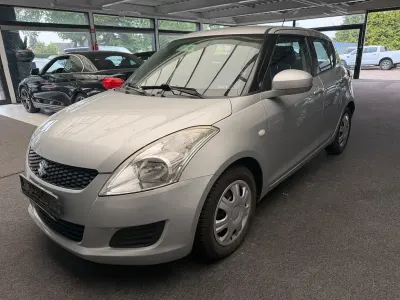 Gebraucht Suzuki Swift Club 94 PS (69 kW) 2012 Silber Kleinwagen