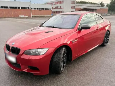 Gebraucht BMW 330 245 PS (180 kW) 2009 Rot Coupé