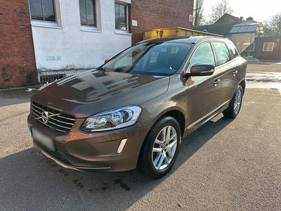 Braun Gebraucht 2017 Volvo XC60 SUV | 20.450 € (Guter Preis)