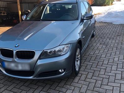 Usata BMW 318 143 CV (105 kW) 2008 Grigio Station wagon