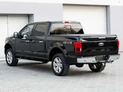 Gebraucht Ford F-150 Lariat 401 PS (294 kW) 2021 Schwarz metallic Pickup