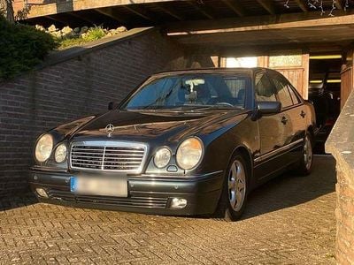 Mercedes E280