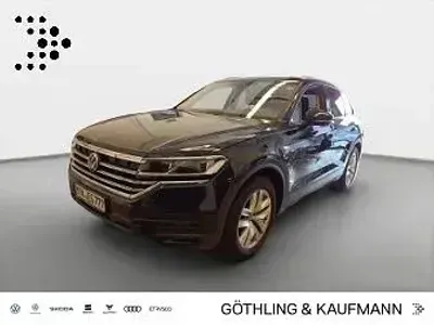Gebraucht VW Touareg Basis 231 PS (169 kW) 2021 Moonlight blue perleffekt SUV