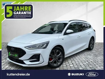 Gebraucht Ford Focus ST-Line X 125 PS (91 kW) 2023 Frostweiß Kombi