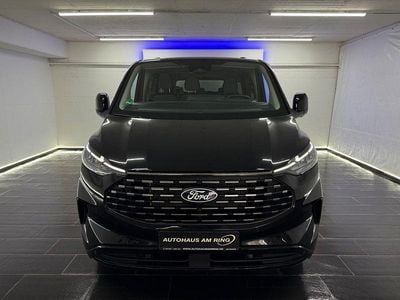 Second-hand Ford Tourneo Titanium 170 CP (125 kW) 2025 Negru Monovolum