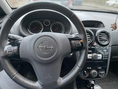 Gebraucht Opel Corsa Edition 100 PS (73 kW) 2010 Kleinwagen