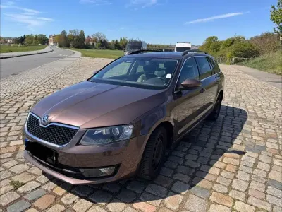Używany Skoda Octavia Elegance 140 KM (102 kW) 2014 Brązowy Kombi