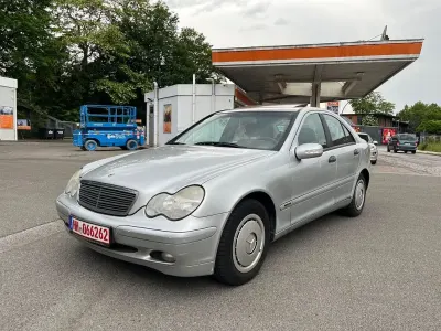 Gebraucht Mercedes C200 Elegance 116 PS (85 kW) 2002 Silber Limousine