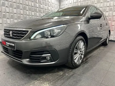 Gebraucht Peugeot 308 SW Allure 131 PS (96 kW) 2019 Grau Kombi