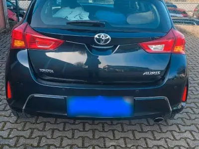 Gebraucht Toyota Auris Life+ 132 PS (97 kW) 2014 Grau Kleinwagen