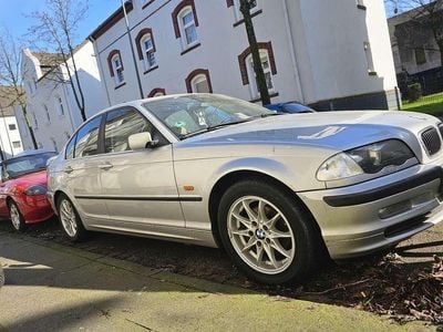 BMW 323