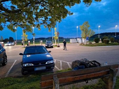 Usado Renault 19 88 CV (64 kW) 1995 Azul Descapotable