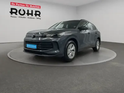 Gebraucht VW Tiguan Basis 131 PS (96 kW) 2025 Delfingrau metallic SUV