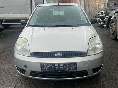 Second-hand Ford Fiesta Viva 60 CP (44 kW) 2004 Argintiu Hatchback