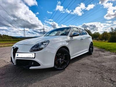 Gebraucht Alfa Romeo Giulietta Quadrifoglio Verde 235 PS (172 kW) 2010 Weiß Kleinwagen