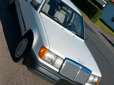 Gebraucht Mercedes 250 90 PS (66 kW) 2026 Weiß Limousine