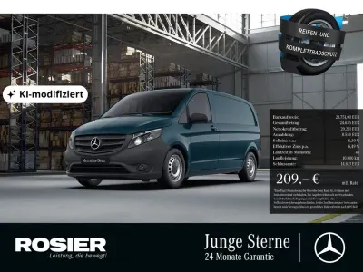 Gebraucht Mercedes Vito 136 PS (100 kW) 2022 Blau / navyblau Van