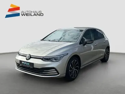 Gebraucht VW Golf VIII Move 150 PS (110 kW) 2023 Silber Limousine