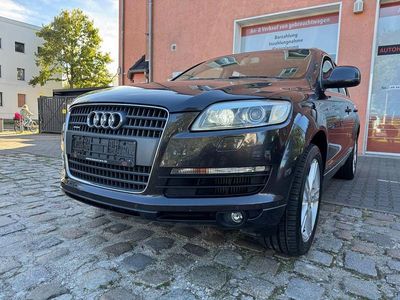 Grau Gebraucht 2008 Audi Q7 S-Line SUV | 7.990 € (Guter Preis)