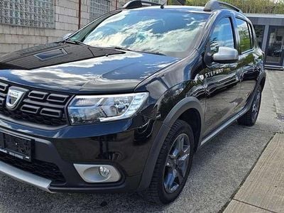 Second-hand Dacia Sandero Prestige 90 CP (66 kW) 2017 Negru Hatchback