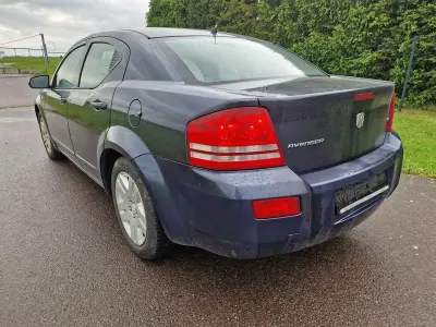 Gebraucht Dodge Avenger SE 156 PS (114 kW) 2008 Blau Limousine