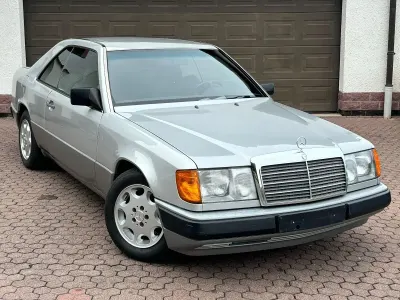 Gebraucht Mercedes 300 179 PS (131 kW) 1989 Silber Coupé