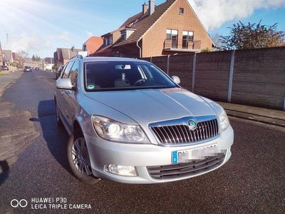 Gebraucht Skoda Octavia Classic 105 PS (77 kW) 2011 Silber Kombi