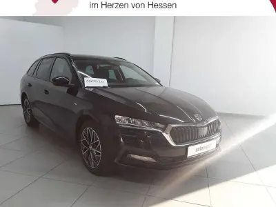 Gebraucht Skoda Octavia Clever 116 PS (85 kW) 2022 Blackmagic perleffekt Kombi