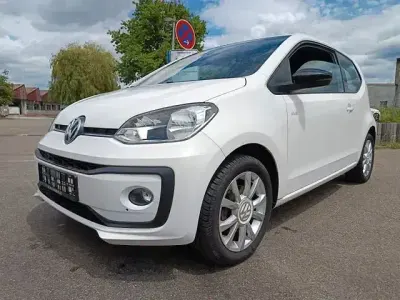 Używany VW up! CLUB 75 KM (55 kW) 2017 Biały Hatchback