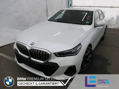 Gebraucht BMW 520 M Sport 208 PS (152 kW) 2025 Mineralweiß Limousine