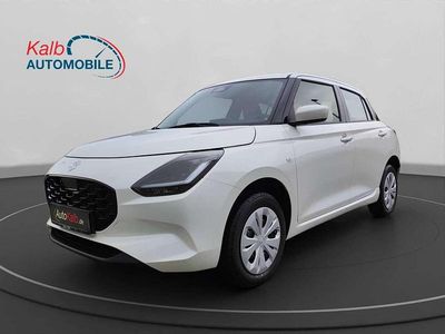 Neu Suzuki Swift Club 83 PS (61 kW) 2025 Pure white pearl metallic Kleinwagen