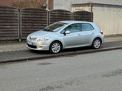 Grau Gebraucht 2010 Toyota Auris Kleinwagen | 5.500 € (Fairer Preis)