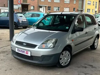 Gebraucht Ford Fiesta Ambiente 2009 Silber Limousine