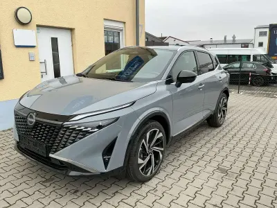 Neu Nissan Qashqai Premium Edition 158 PS (116 kW) 2025 Ceramic grey SUV
