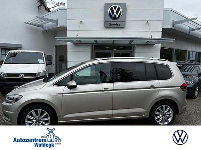 Gebraucht VW Touran Highline 150 PS (110 kW) 2024 Silber Van / Kleinbus