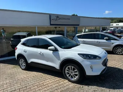 Gebraucht Ford Kuga Titanium 152 PS (111 kW) 2022 Weiß SUV