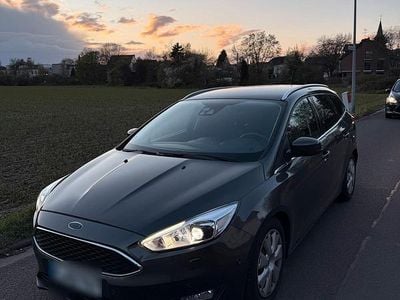 Gebraucht Ford Focus Titanium 150 PS (110 kW) 2015 Grau Kombi