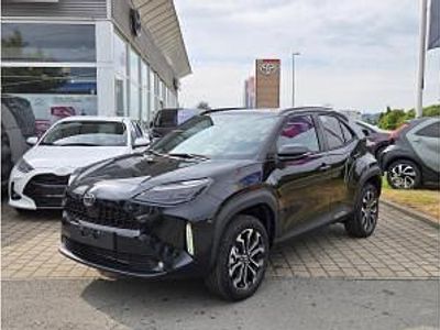 Neu Toyota Yaris Cross 131 PS (96 kW) 2025 Schneeweiss SUV