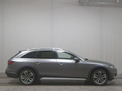 Grau Gebraucht 2021 Audi A4 Allroad Advanced Kombi | 21.680 € (Guter Preis)